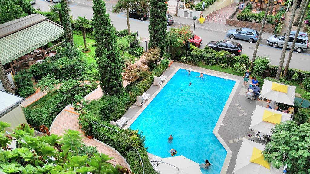 Hotel Abbazia Lignano Sabbiadoro Extérieur photo