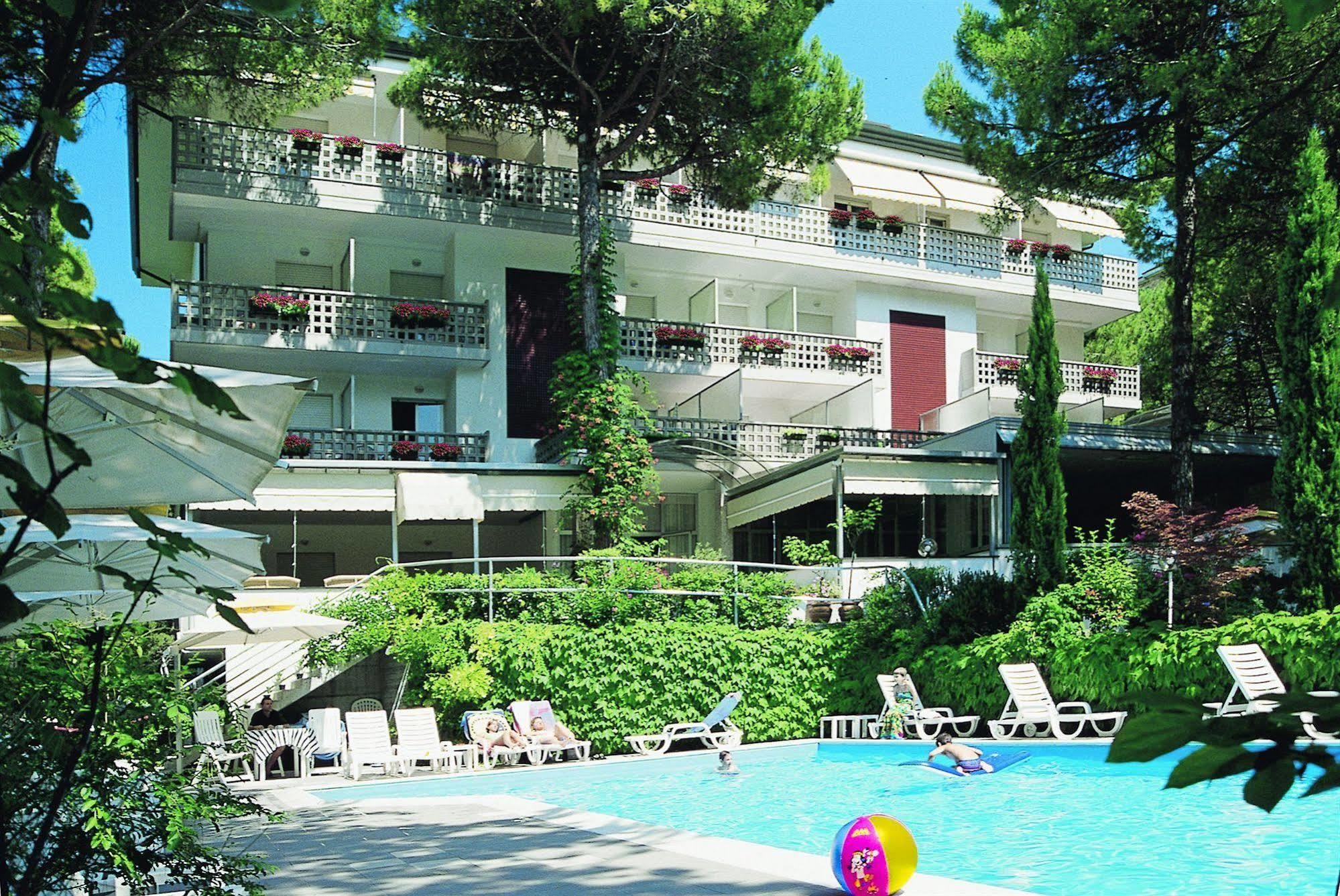 Hotel Abbazia Lignano Sabbiadoro Extérieur photo